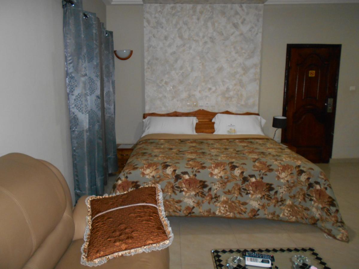 Agla Hotel Ломе Экстерьер фото