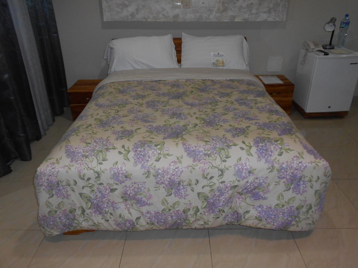 Agla Hotel Ломе Экстерьер фото