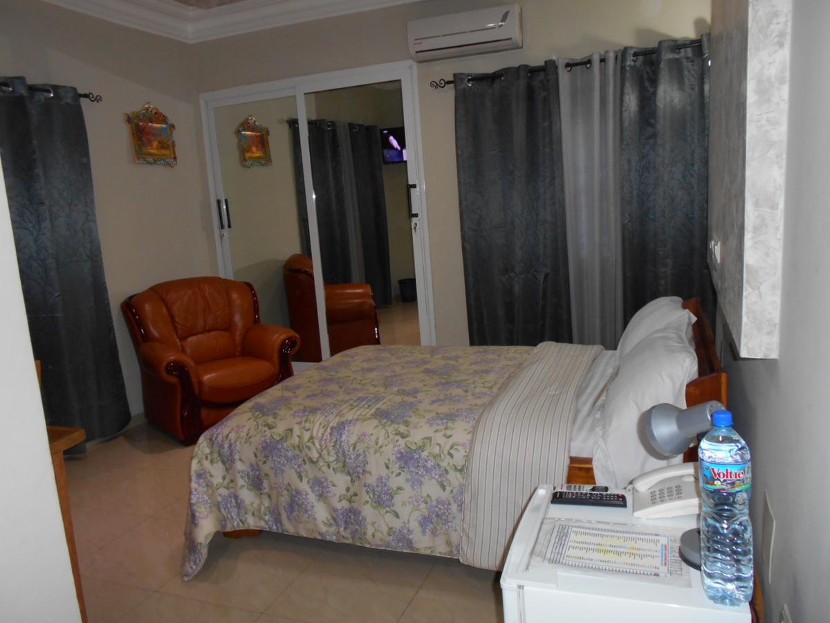 Agla Hotel Ломе Экстерьер фото